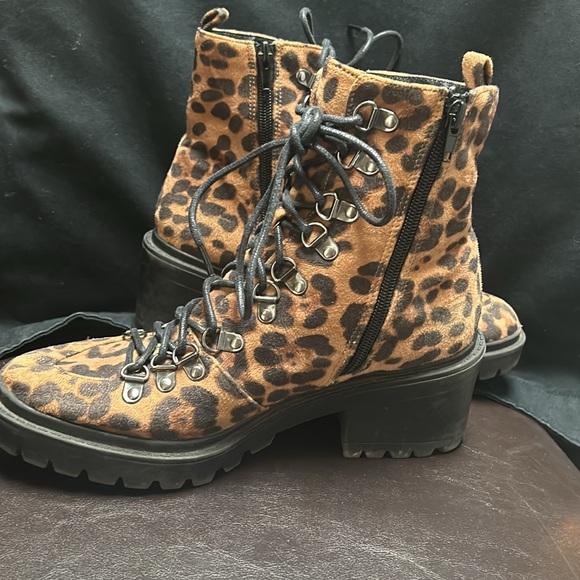 Forever 21 side zip, front tie cheetah heeled “hiker” boot. - Picture 3 of 4
